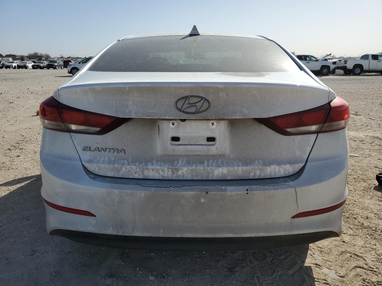 2017 HYUNDAI ELANTRA SE - Image 6