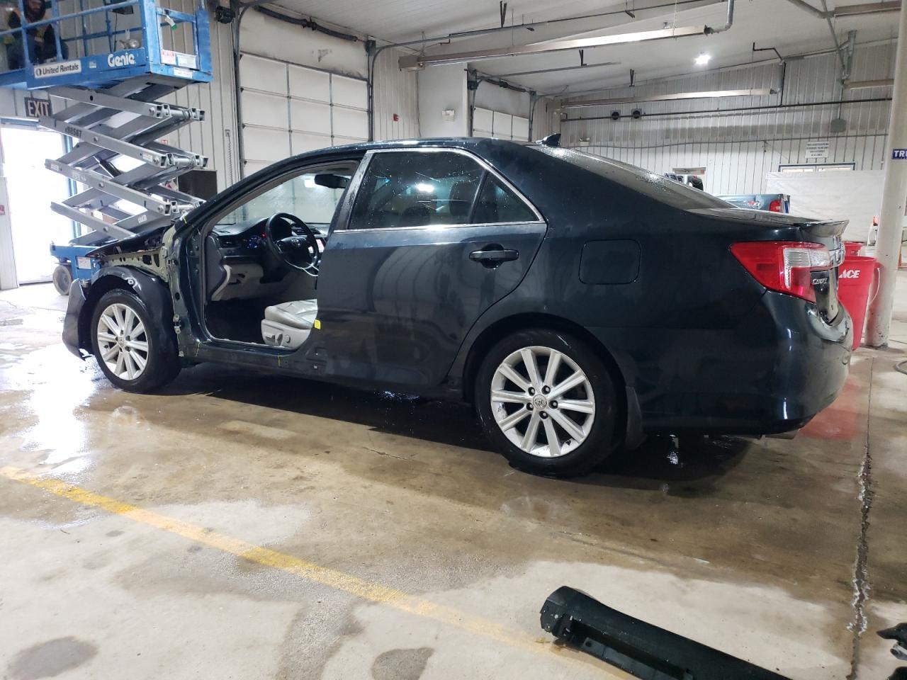 2012 TOYOTA CAMRY SE - Фото 2