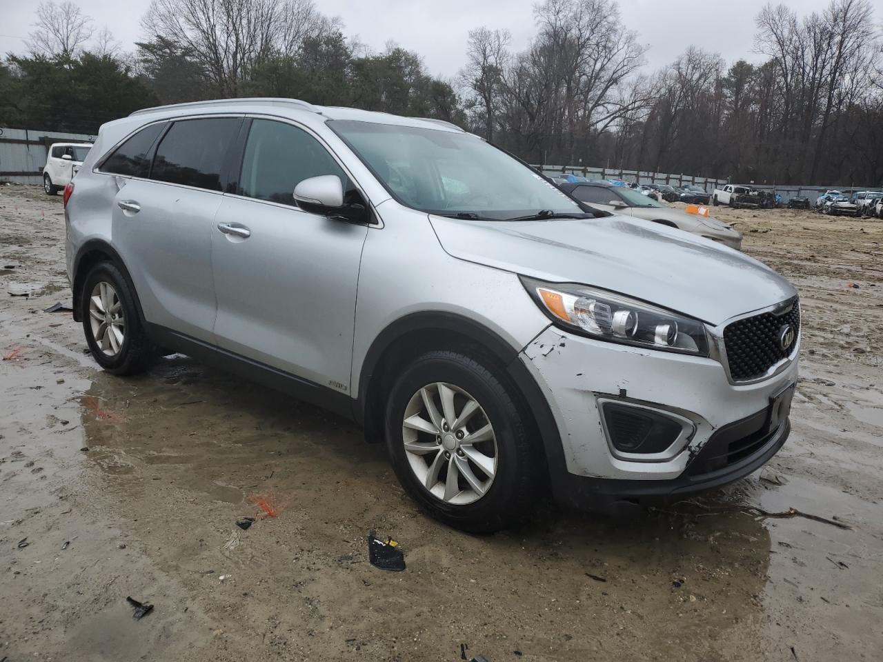 2017 KIA SORENTO LX - Фото 4