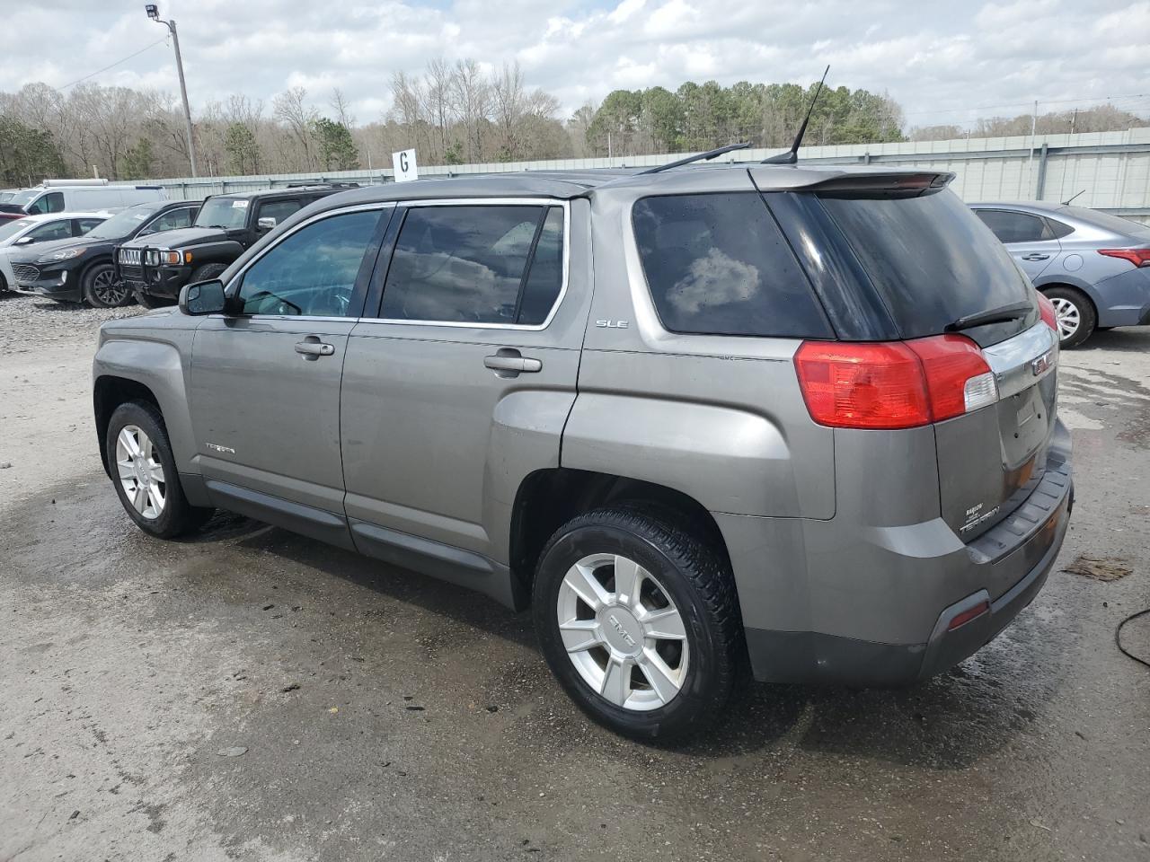 2012 GMC TERRAIN SL - Image 2