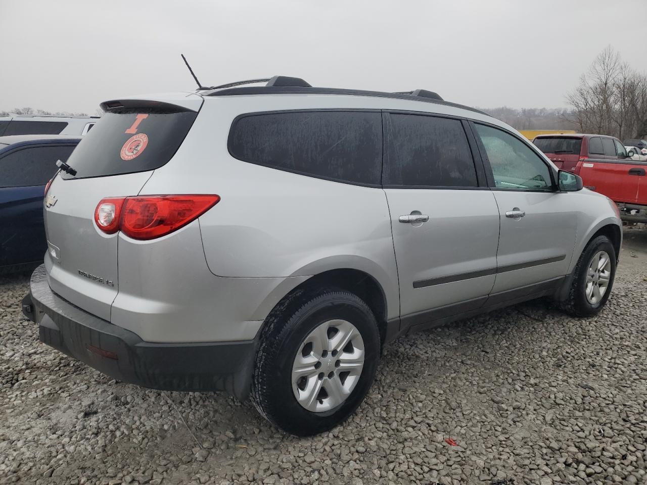 2012 CHEVROLET TRAVERSE L - Image 3