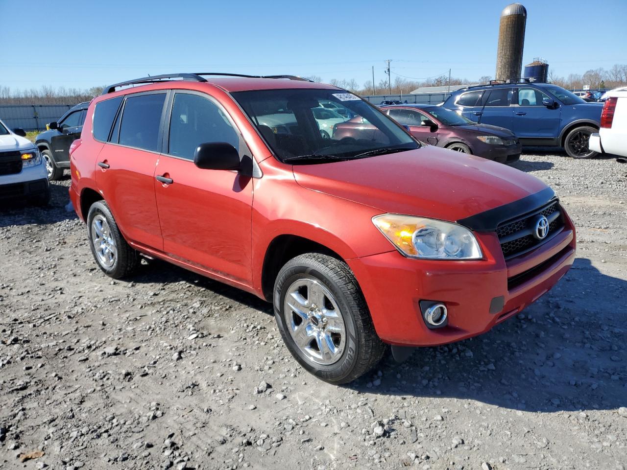 2011 TOYOTA RAV4 - Фото 4