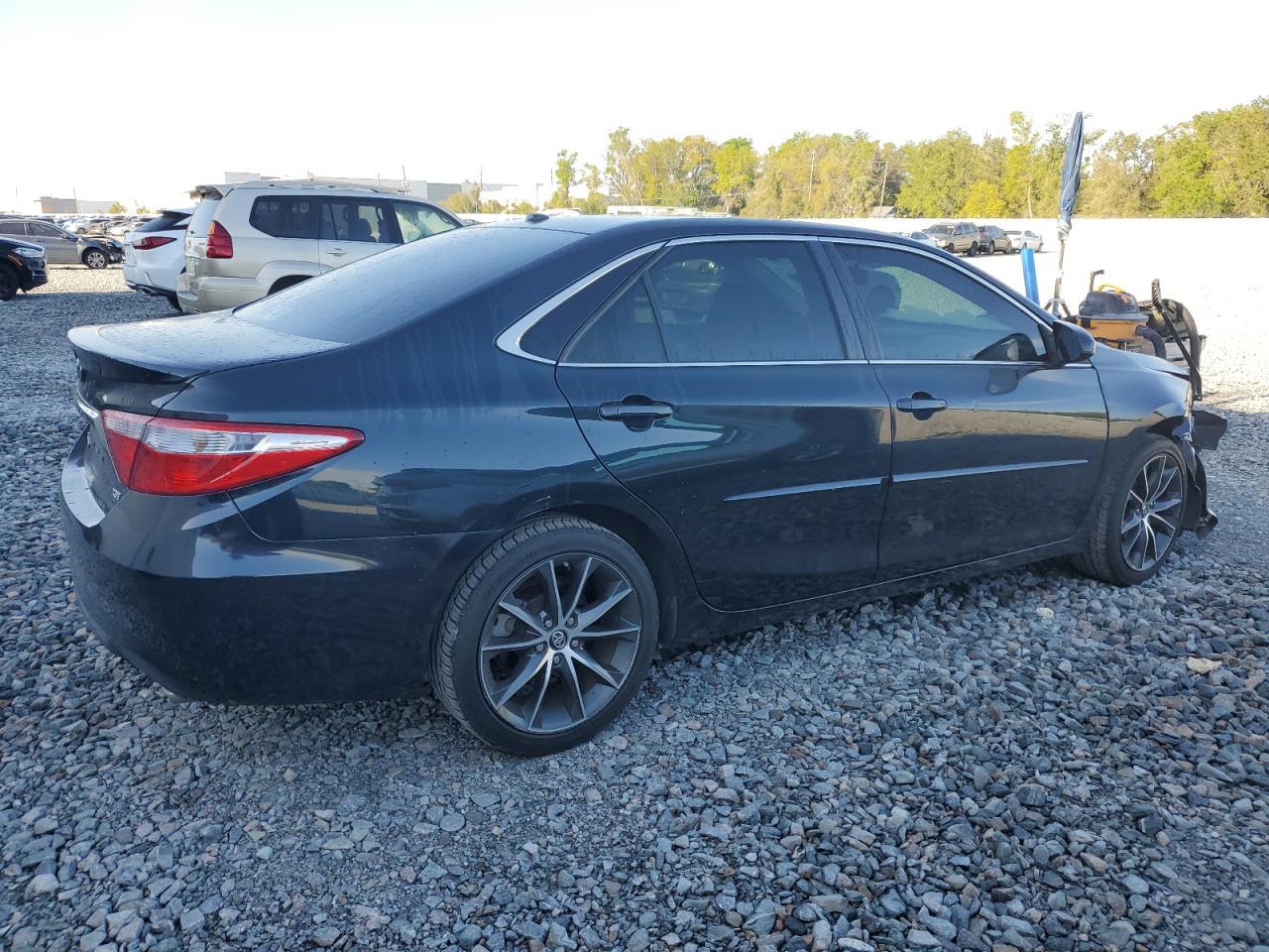 2016 TOYOTA CAMRY LE - Image 3