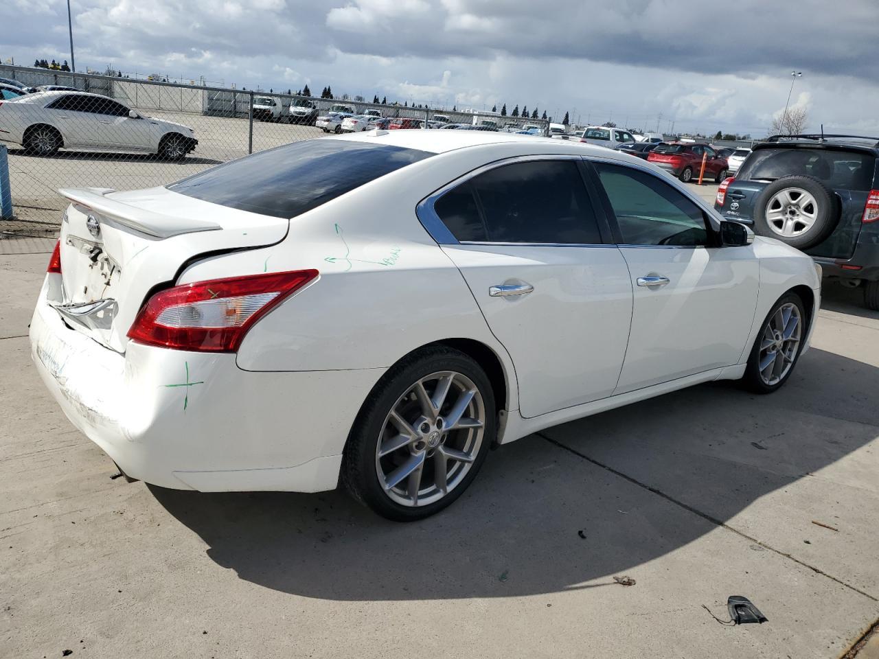 2011 NISSAN MAXIMA S - Image 3