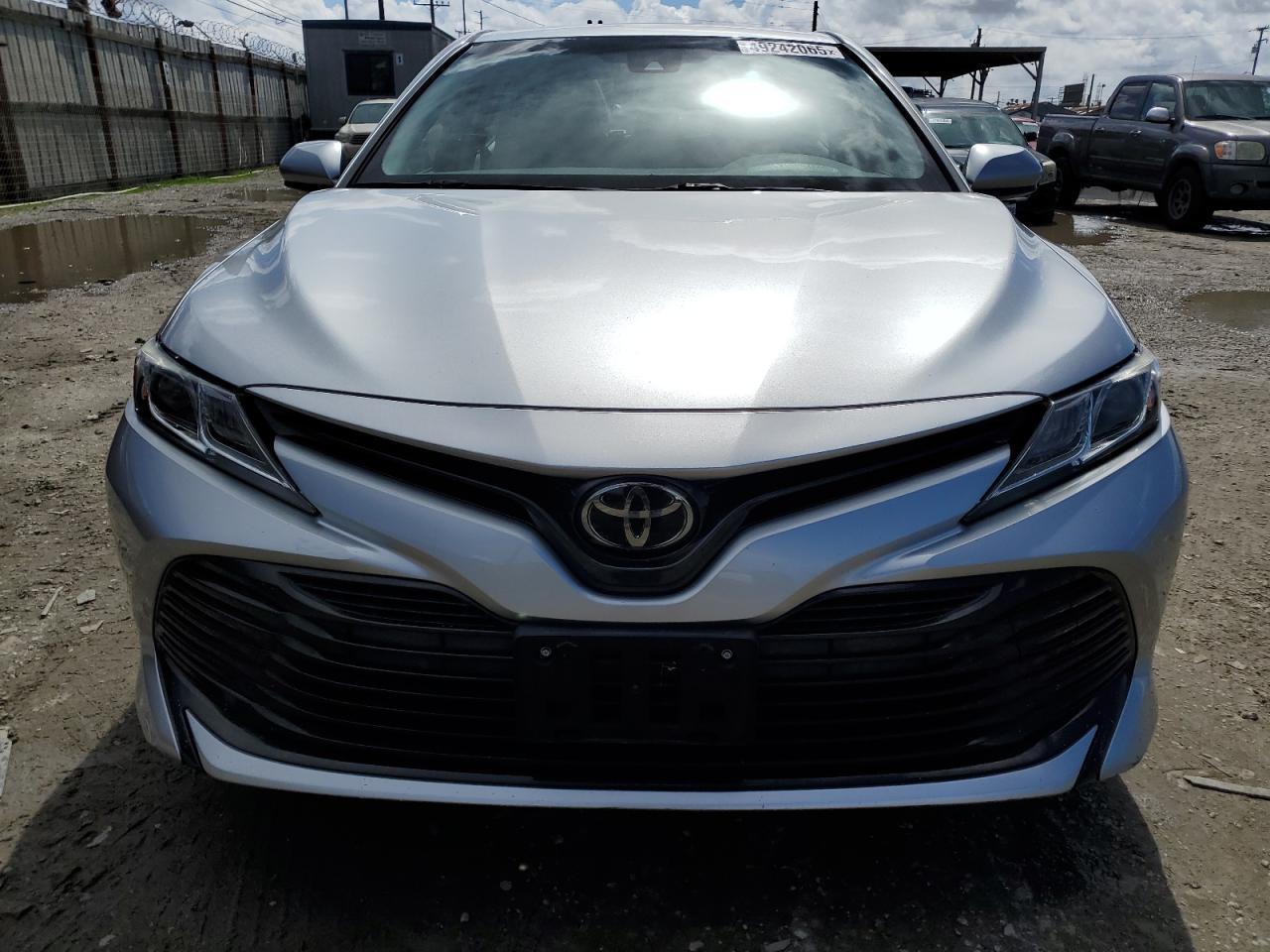 2018 TOYOTA CAMRY L - Фото 5