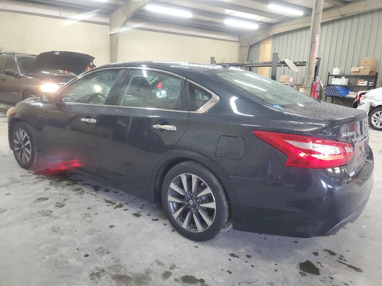2017 NISSAN ALTIMA 2.5 - Фото 2