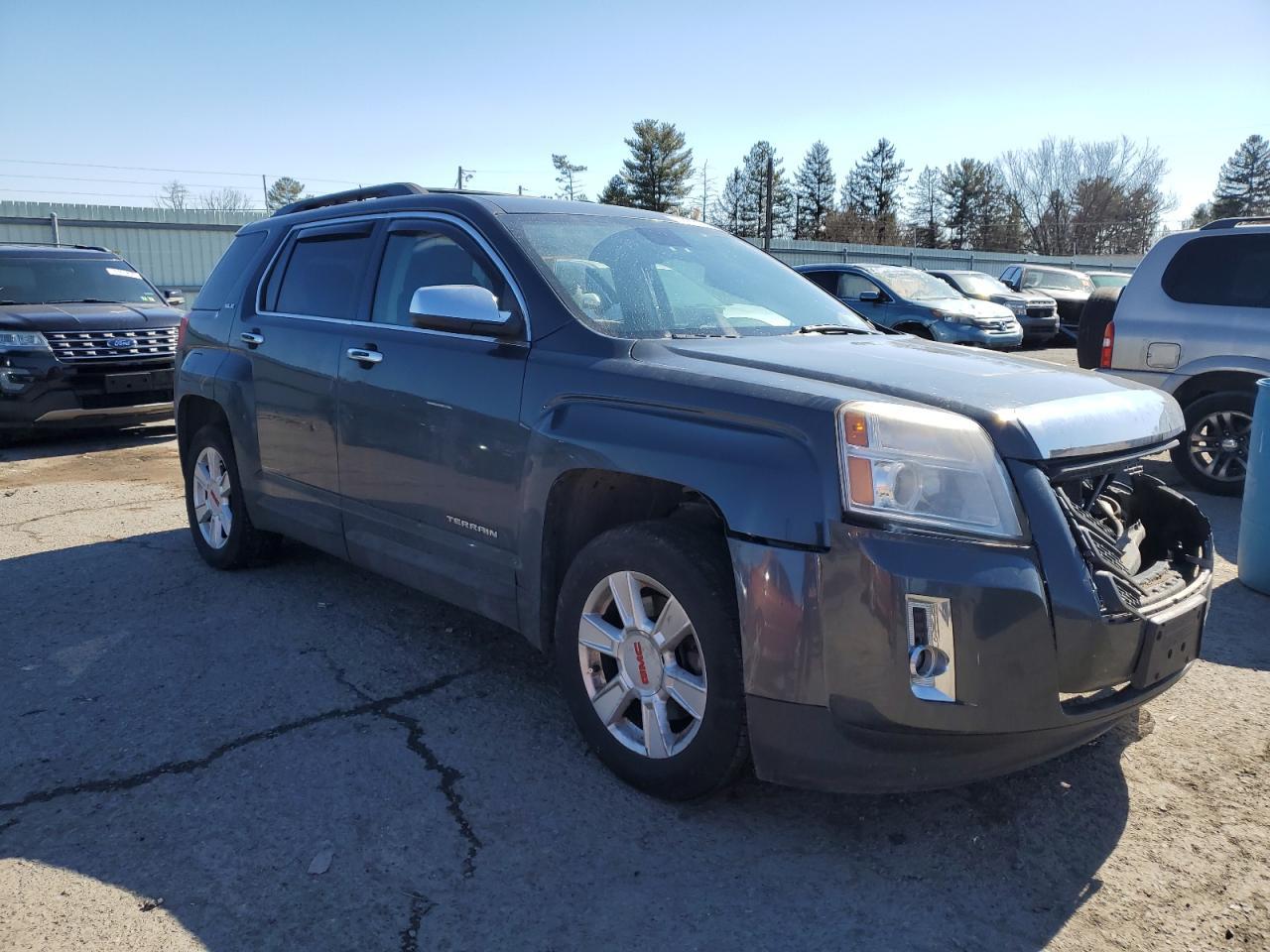 2013 GMC TERRAIN SL - Image 4