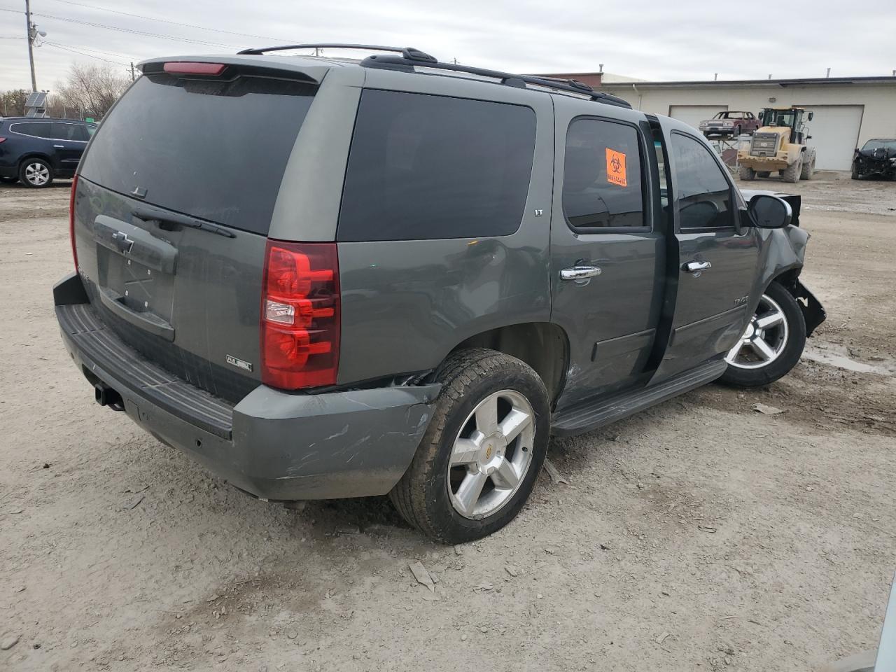 2011 CHEVROLET TAHOE K150 - Фото 3