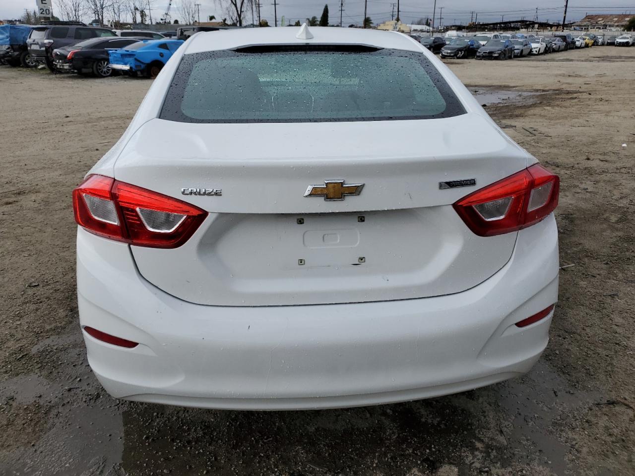 2017 CHEVROLET CRUZE PREM - Image 6