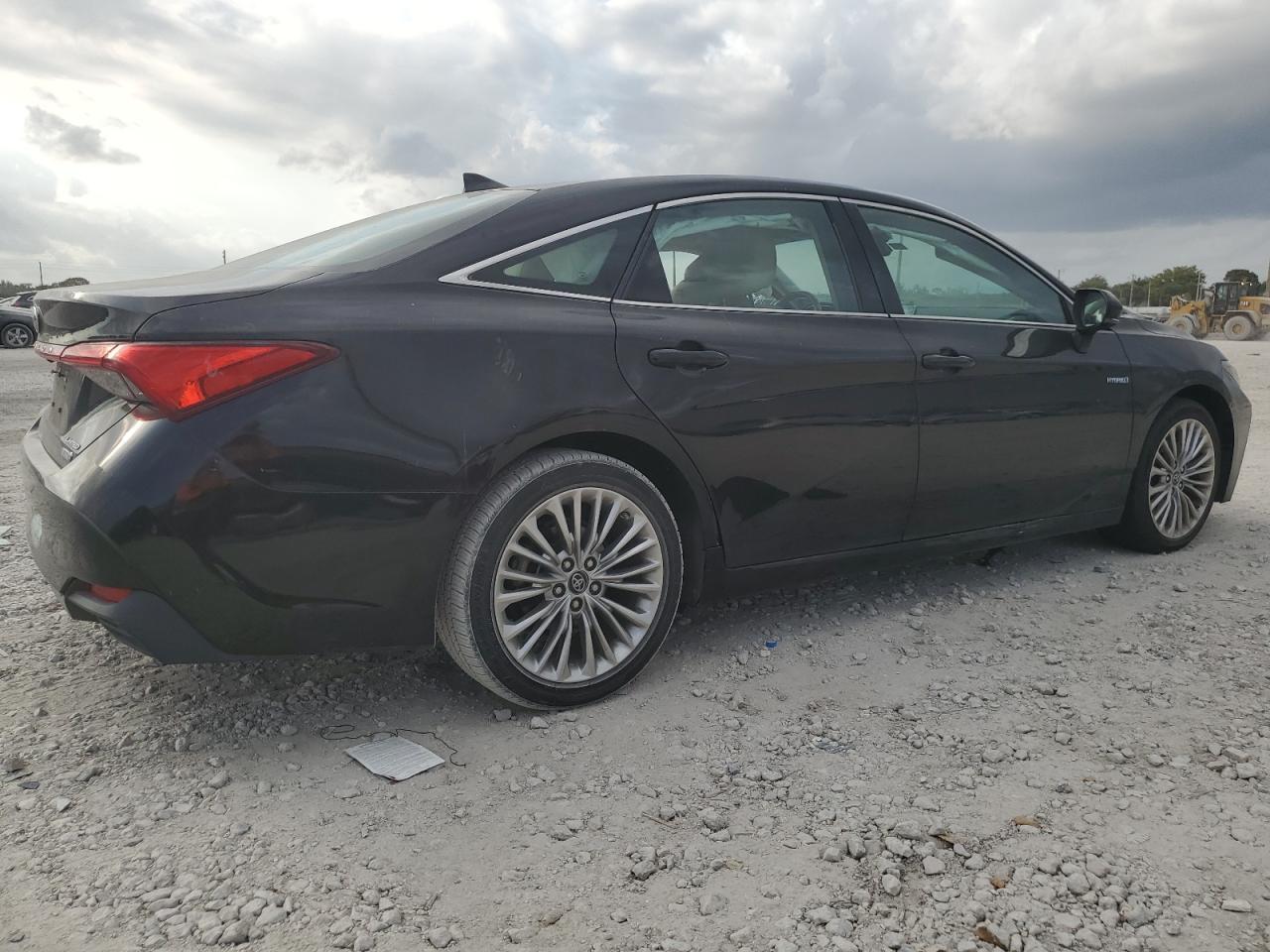 2019 TOYOTA AVALON XLE - Image 3