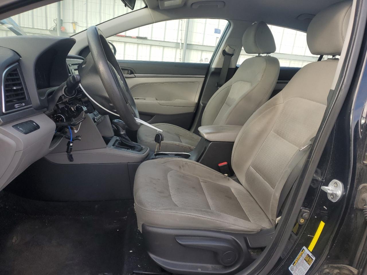 2017 HYUNDAI ELANTRA SE - Фото 7