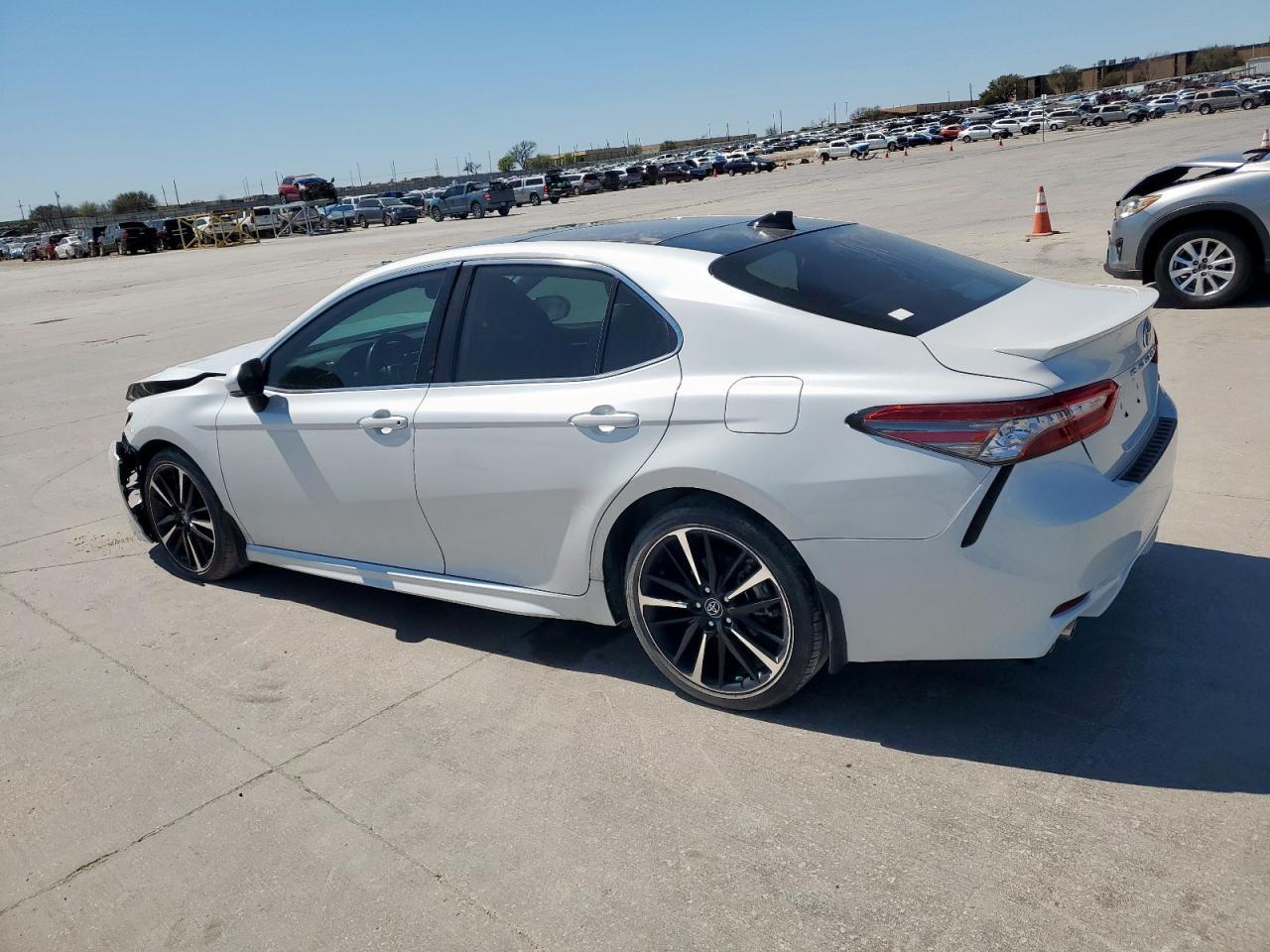 2019 TOYOTA CAMRY XSE - Фото 2