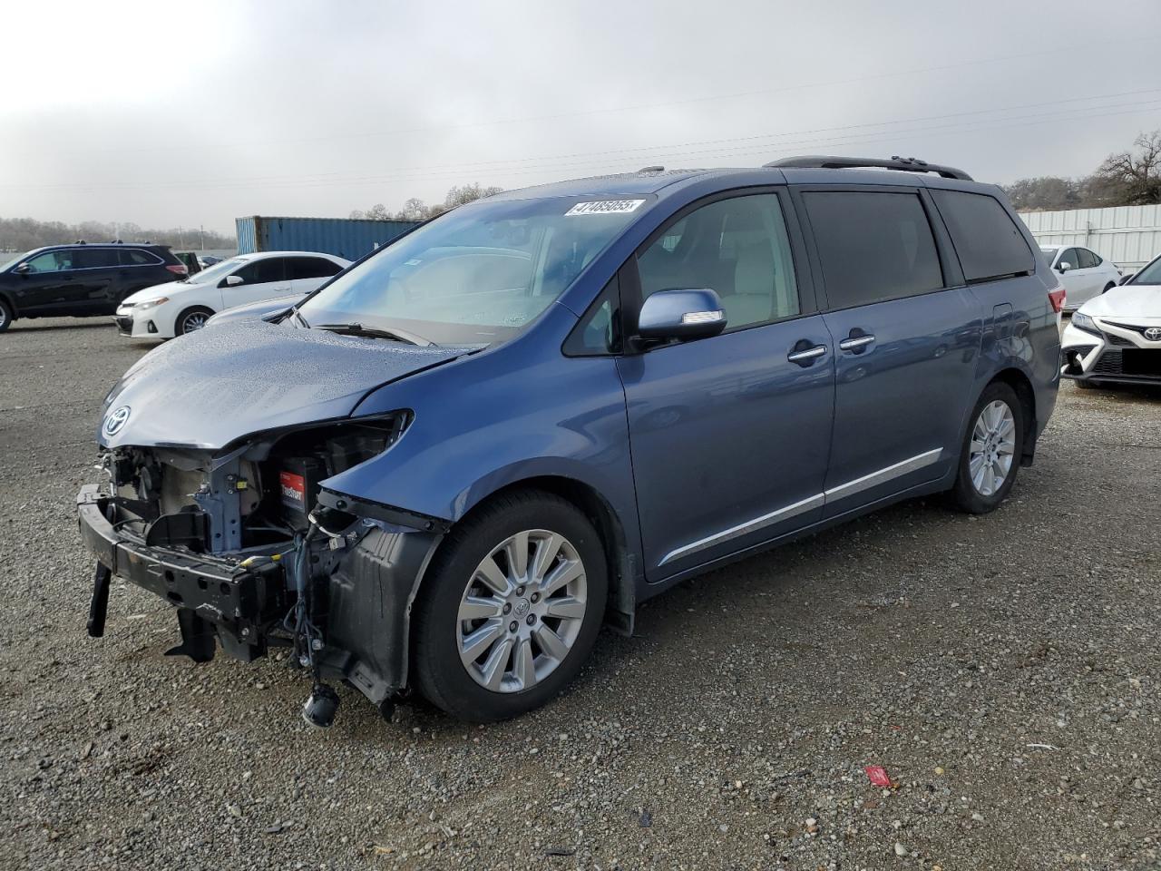 2015 TOYOTA SIENNA XLE