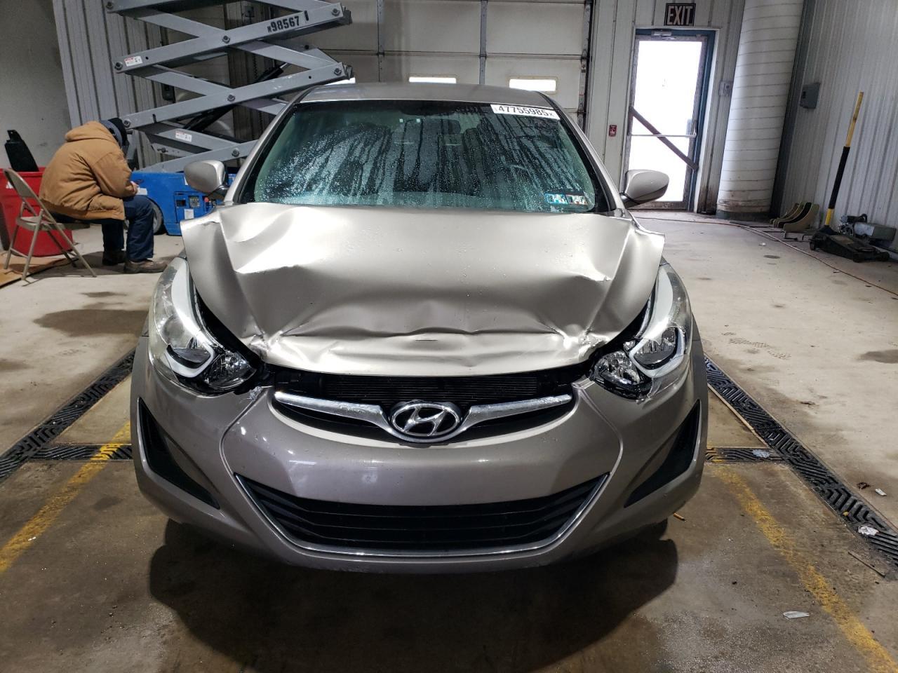 2014 HYUNDAI ELANTRA SE - Image 5
