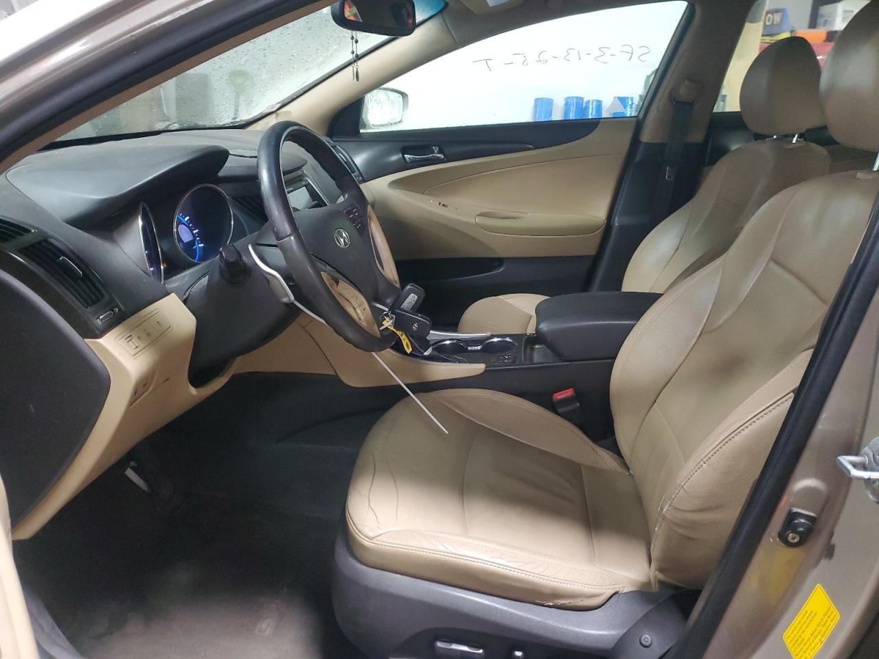 2011 HYUNDAI SONATA SE - Image 7