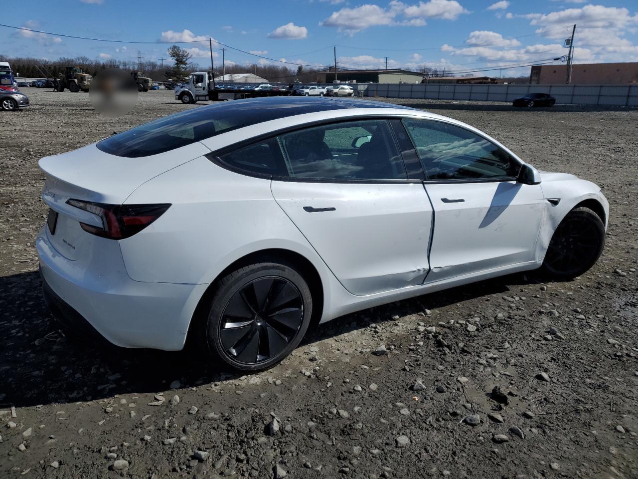 2024 TESLA MODEL 3 - Фото 3