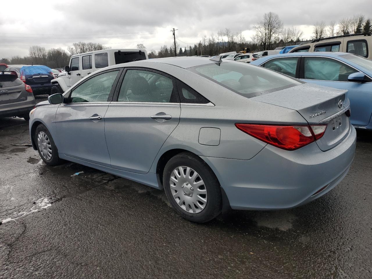 2013 HYUNDAI SONATA GLS - Image 2