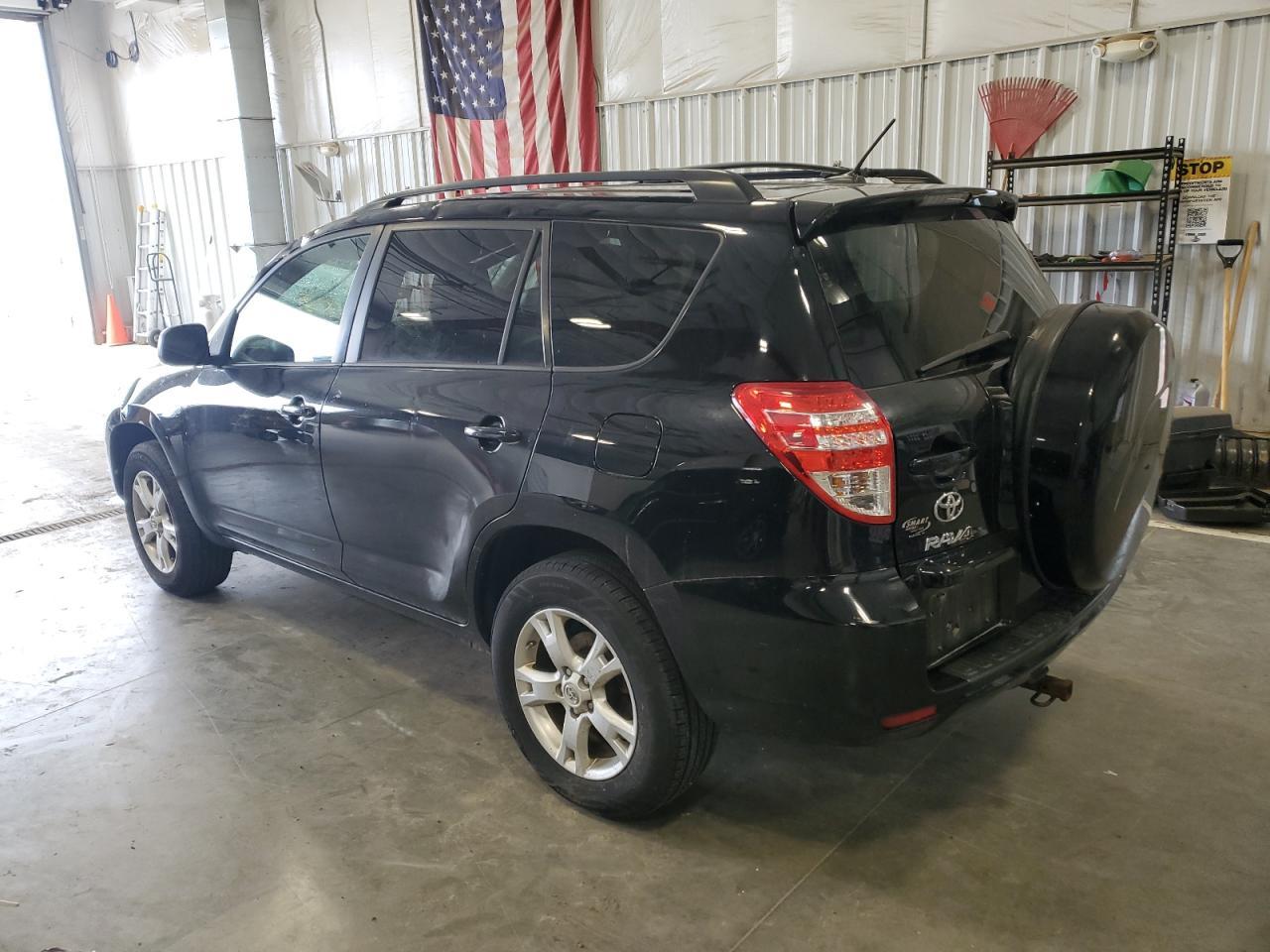 2011 TOYOTA RAV4 - Фото 2