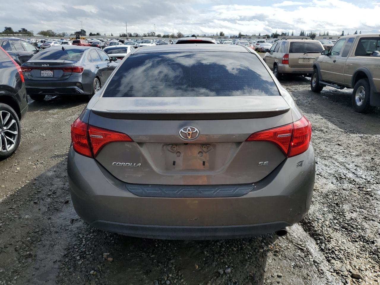 2018 TOYOTA COROLLA L - Image 6
