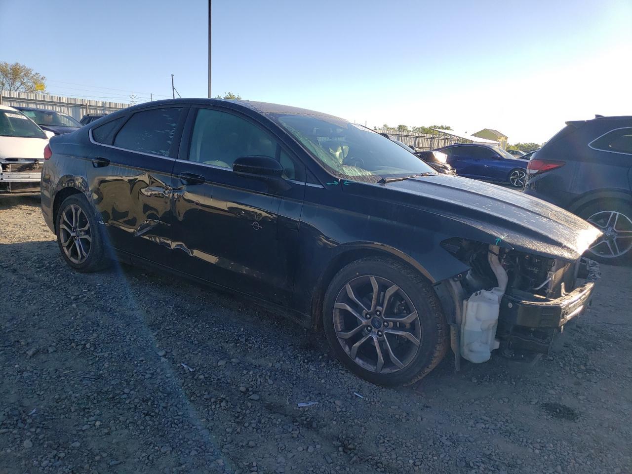 2017 FORD FUSION SE - Image 4