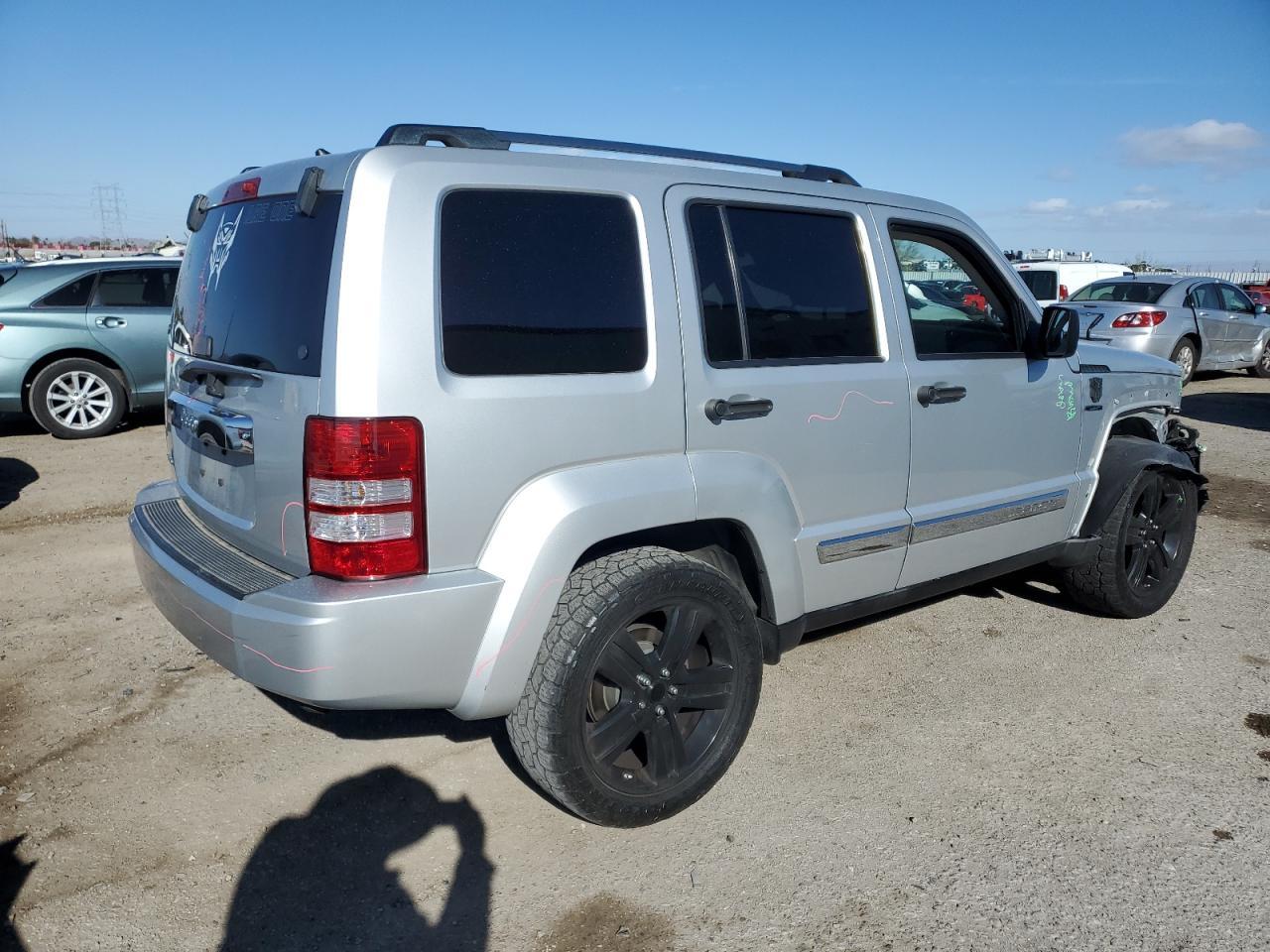 2011 JEEP LIBERTY LI - Фото 3