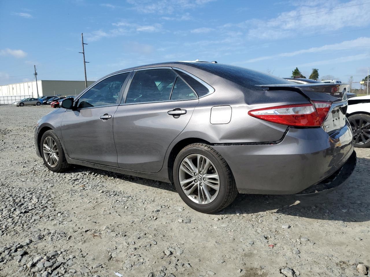 2015 TOYOTA CAMRY LE - Фото 2