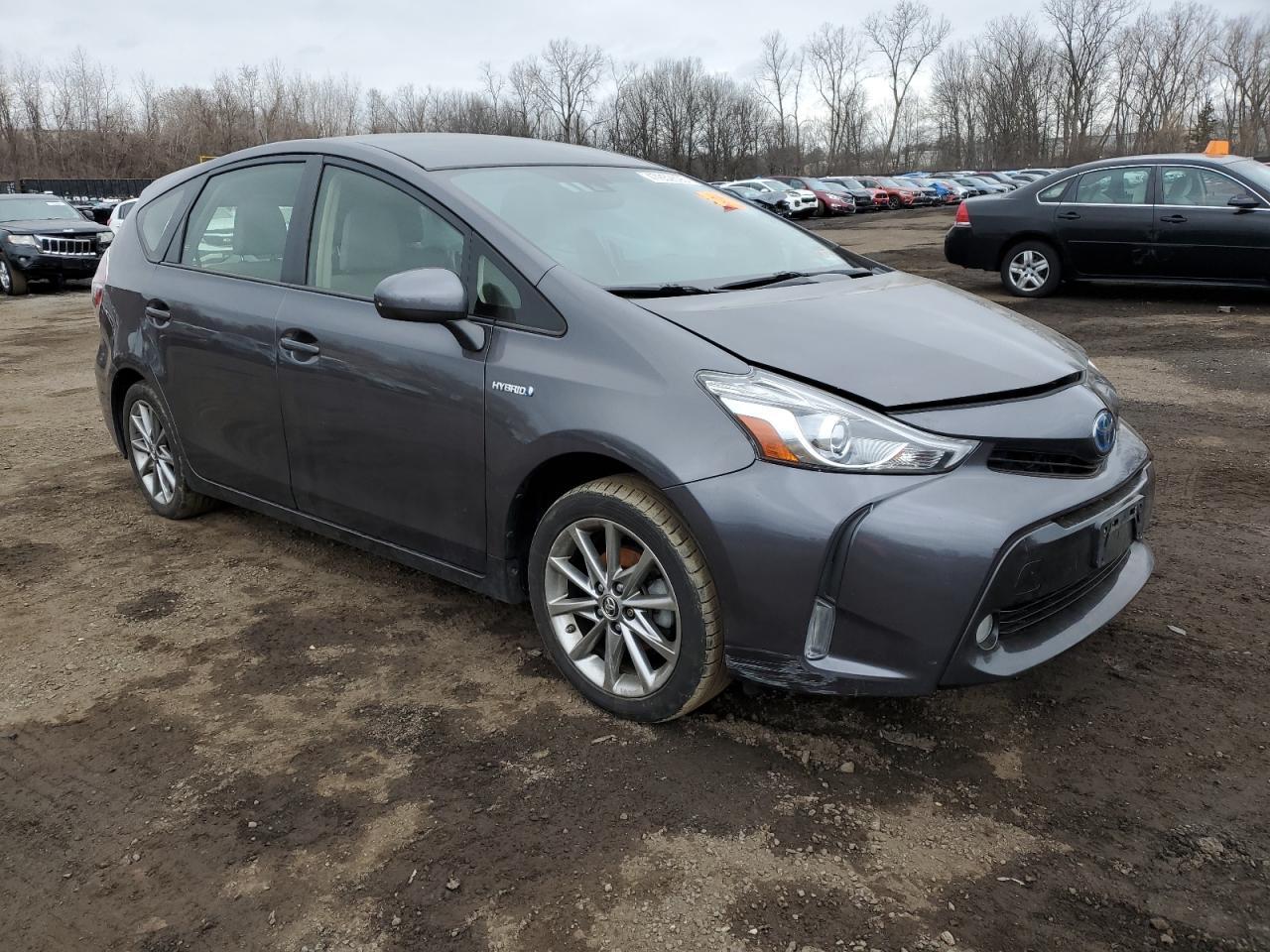 2015 TOYOTA PRIUS V - Image 4