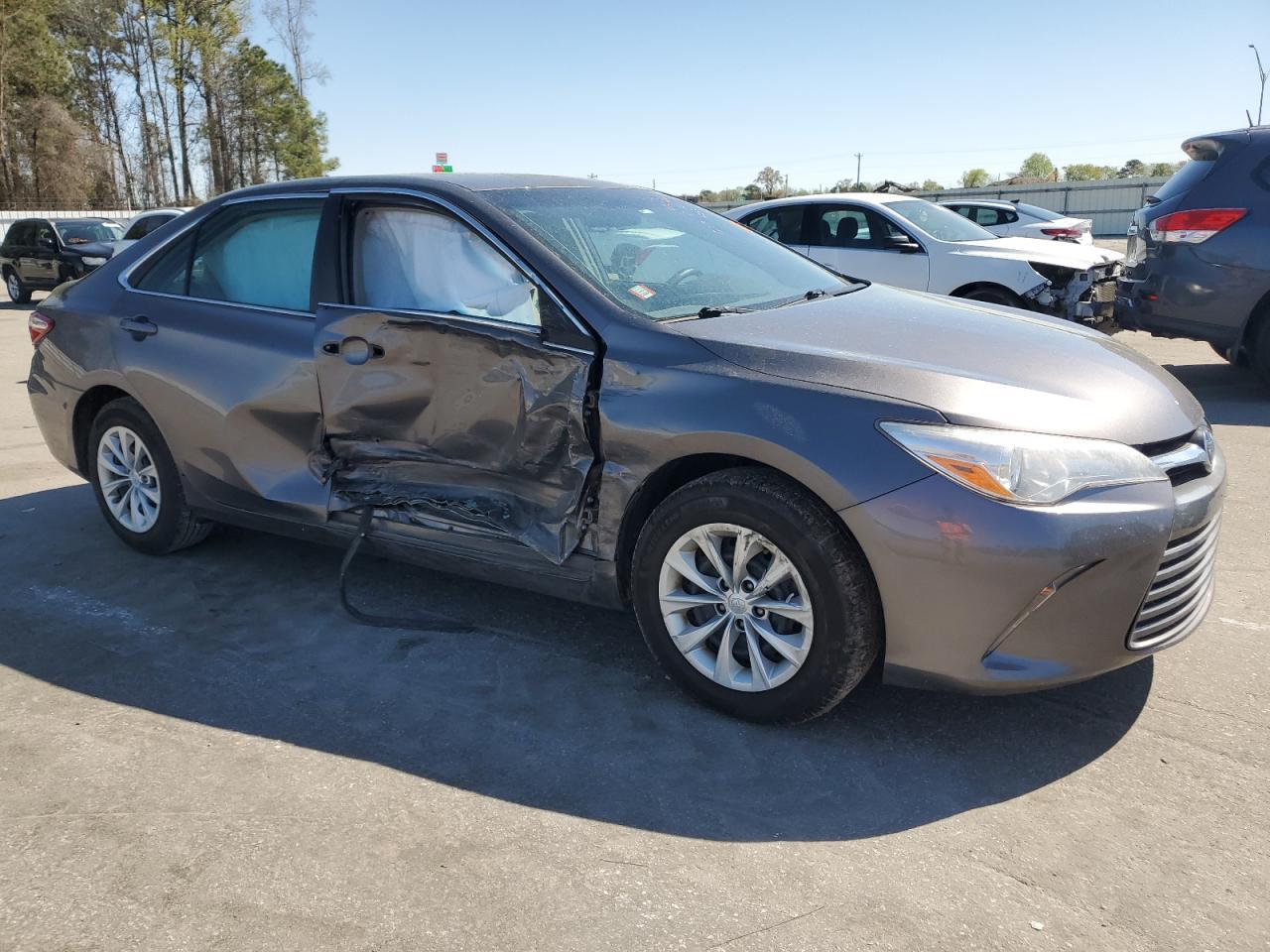2017 TOYOTA CAMRY LE - Image 4
