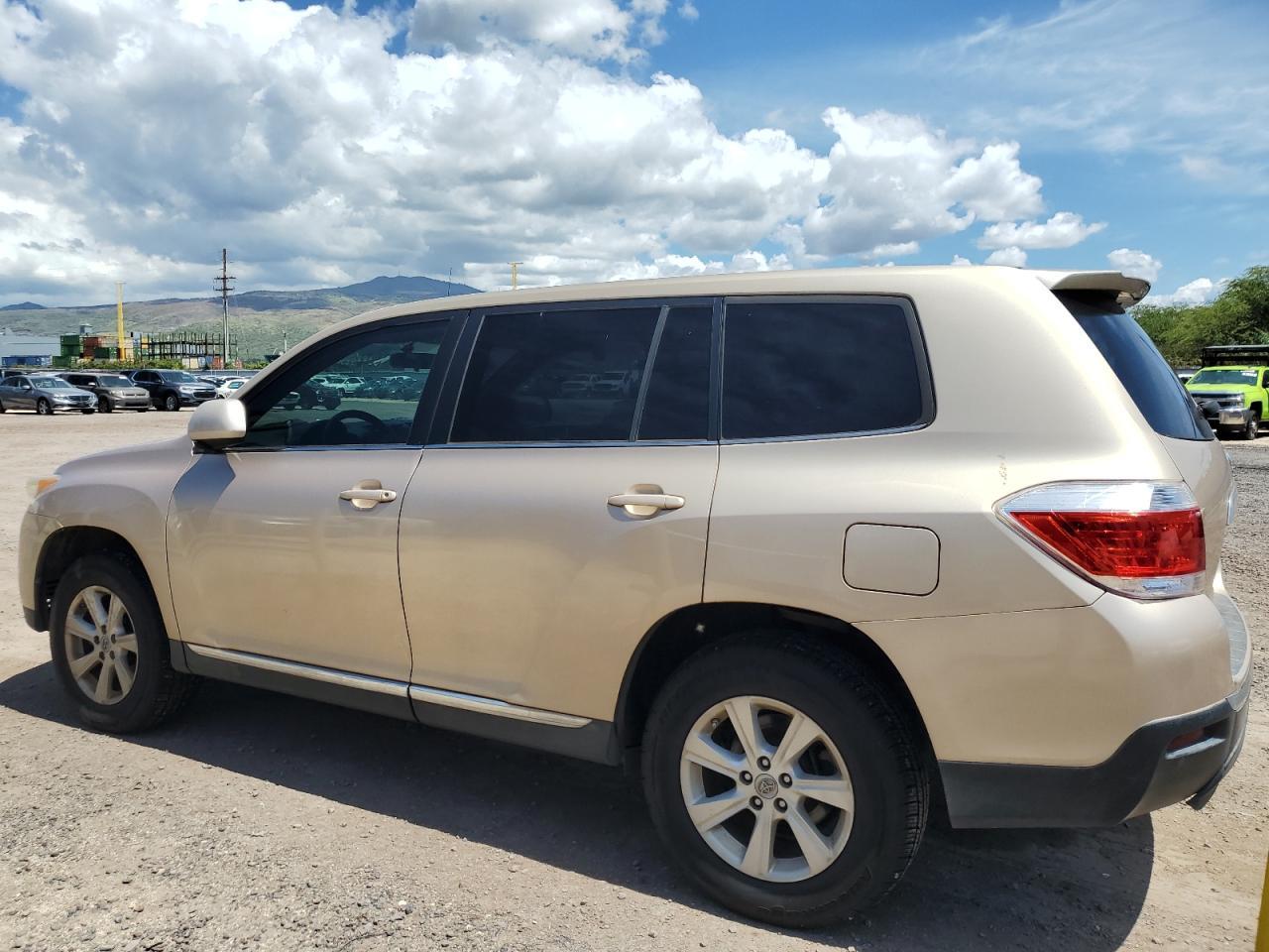 2011 TOYOTA HIGHLANDER - Image 2