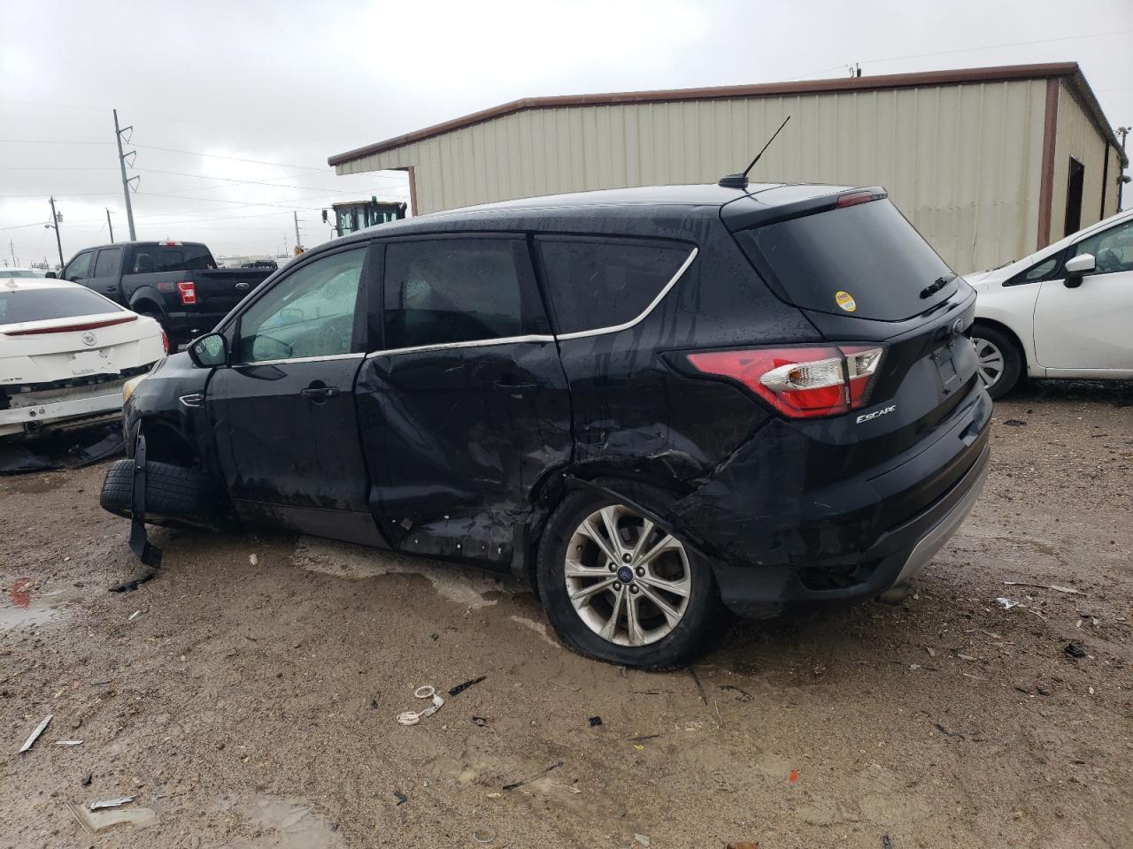 2017 FORD ESCAPE SE - Фото 2