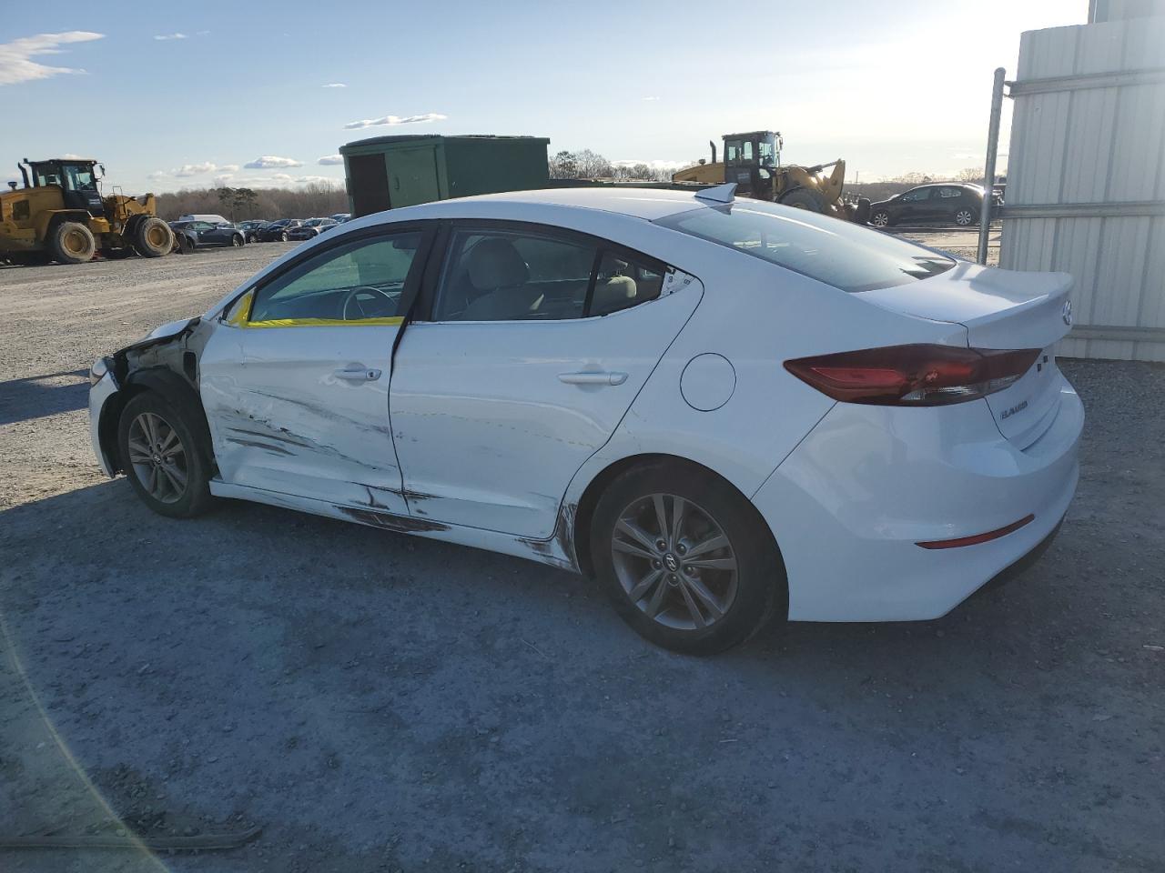 2018 HYUNDAI ELANTRA SE - Фото 2