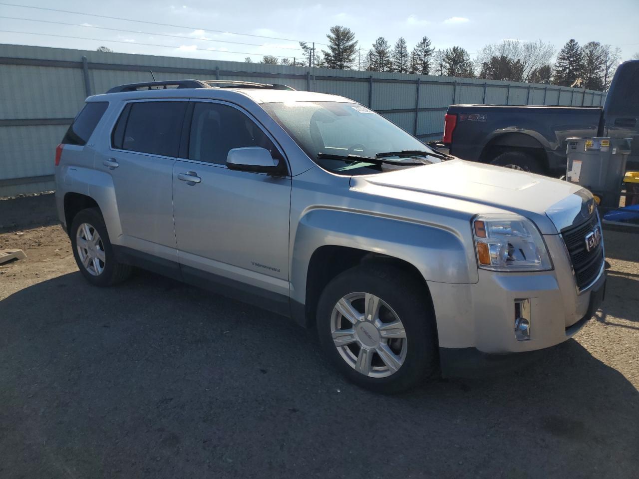 2014 GMC TERRAIN SL - Image 4