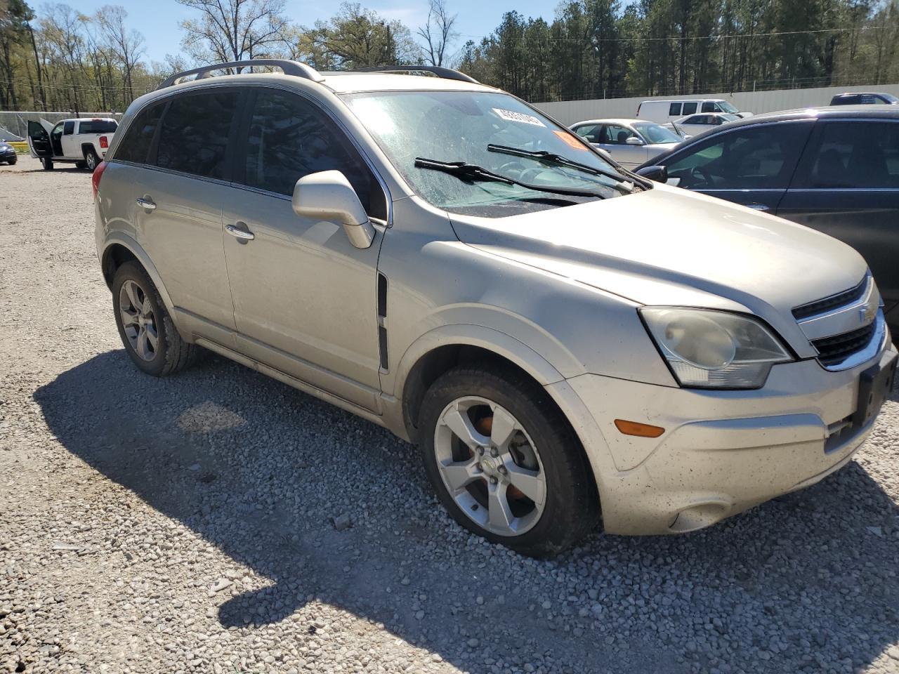 2014 CHEVROLET CAPTIVA LT - Image 4