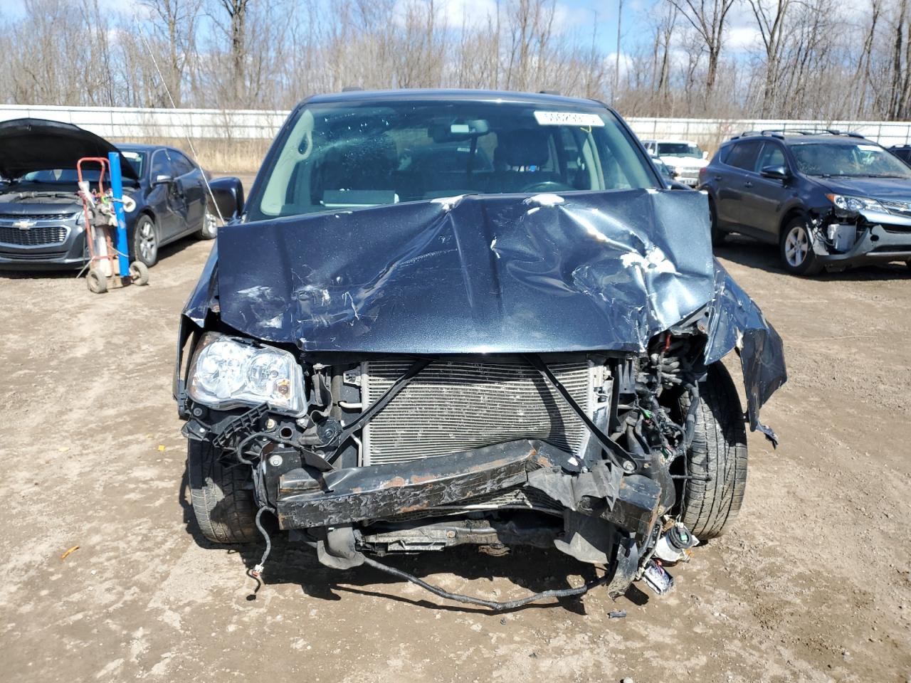 2014 CHRYSLER TOWN & COU - Image 5
