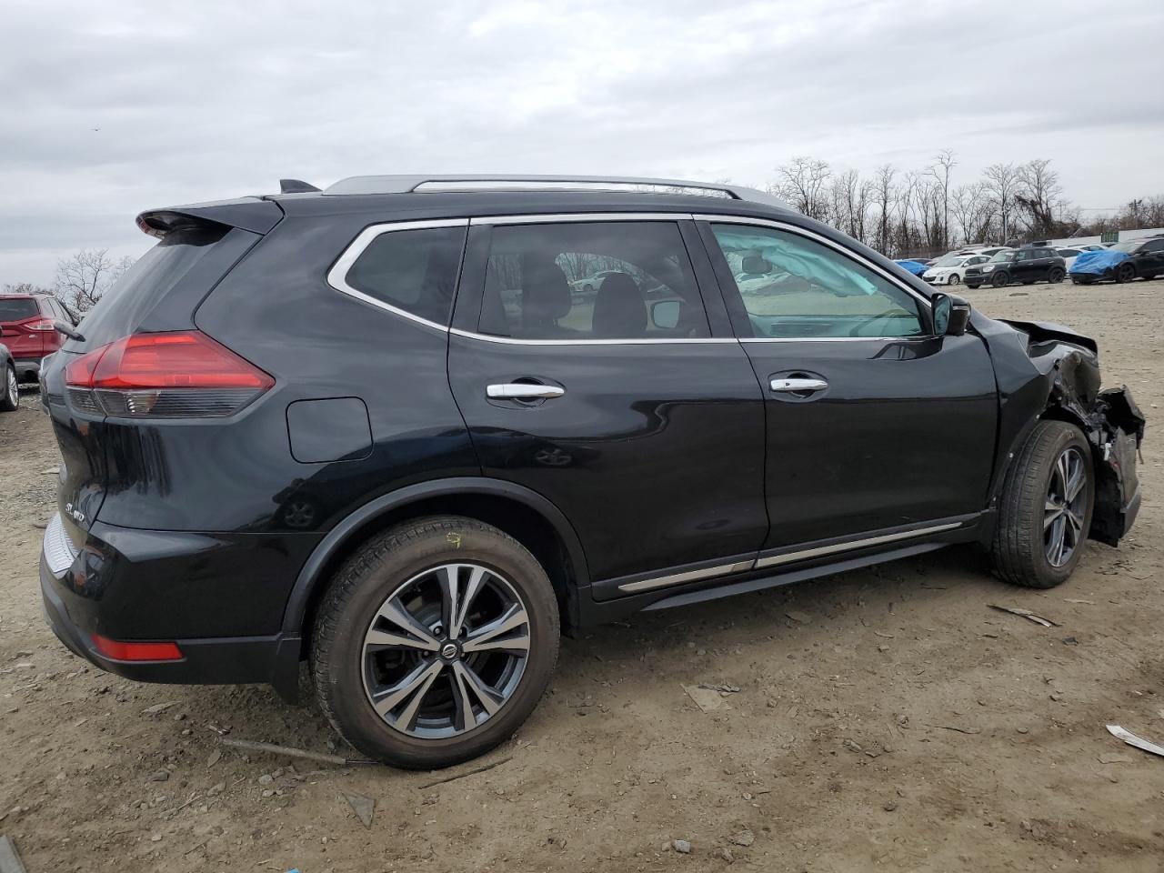 2017 NISSAN ROGUE SV - Фото 3
