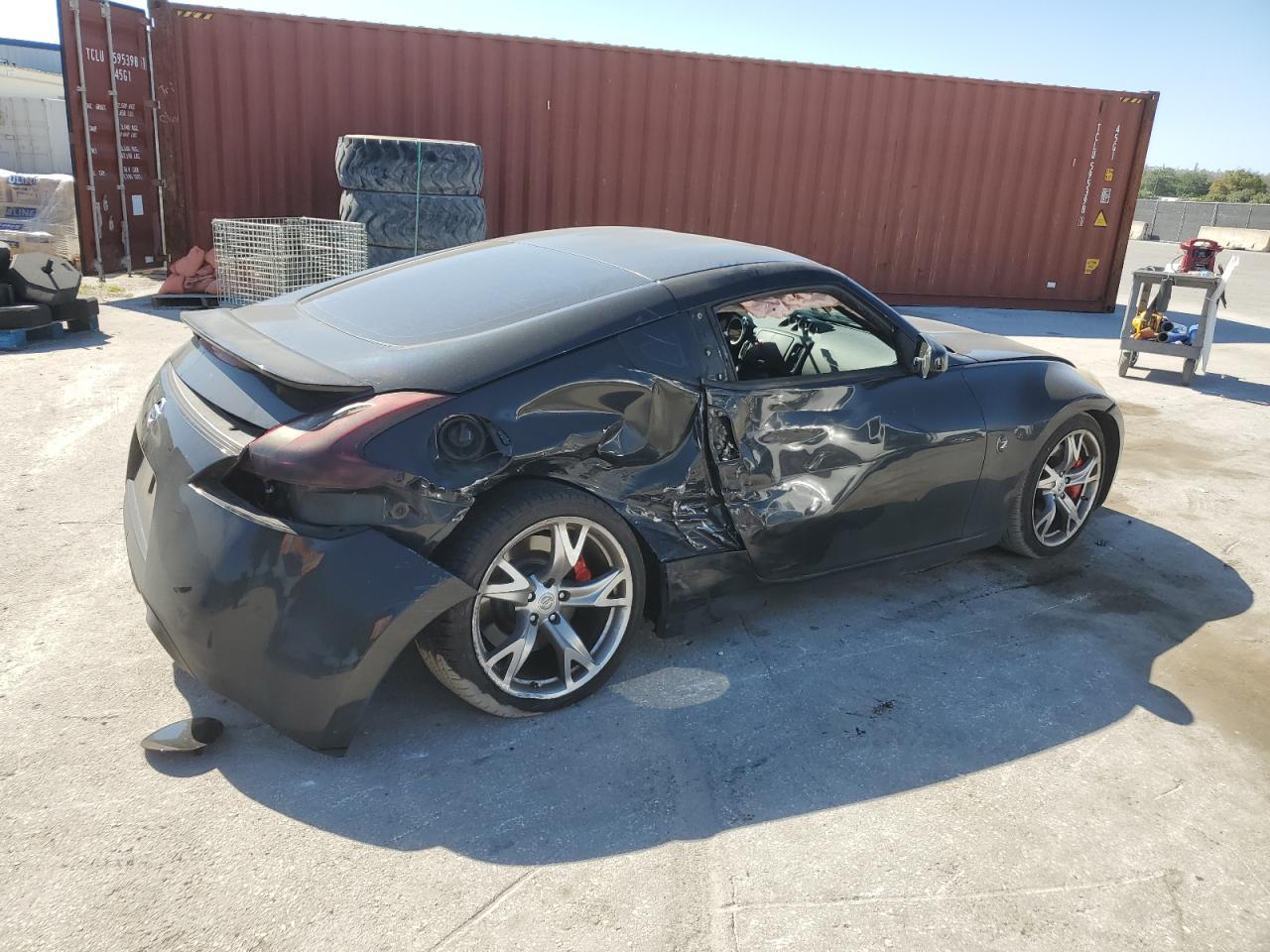 2010 NISSAN 370Z - Фото 3