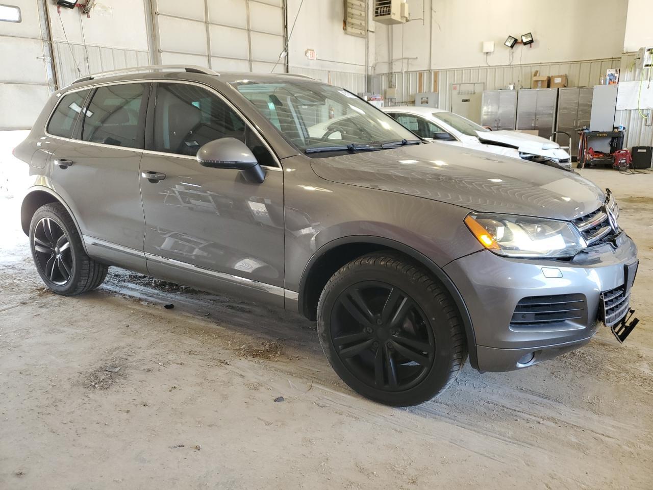 2012 VOLKSWAGEN TOUAREG V6 - Image 4
