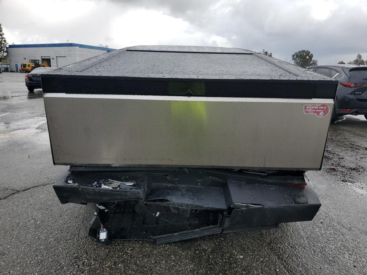 2024 TESLA CYBERTRUCK - Image 6