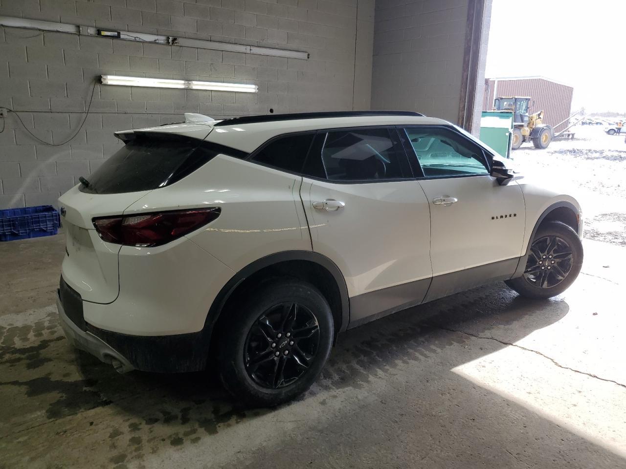 2021 CHEVROLET BLAZER 2LT - Image 3
