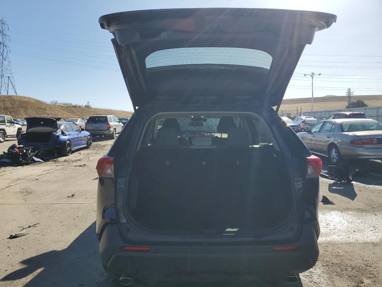 2022 TOYOTA RAV4 XLE - Image 6