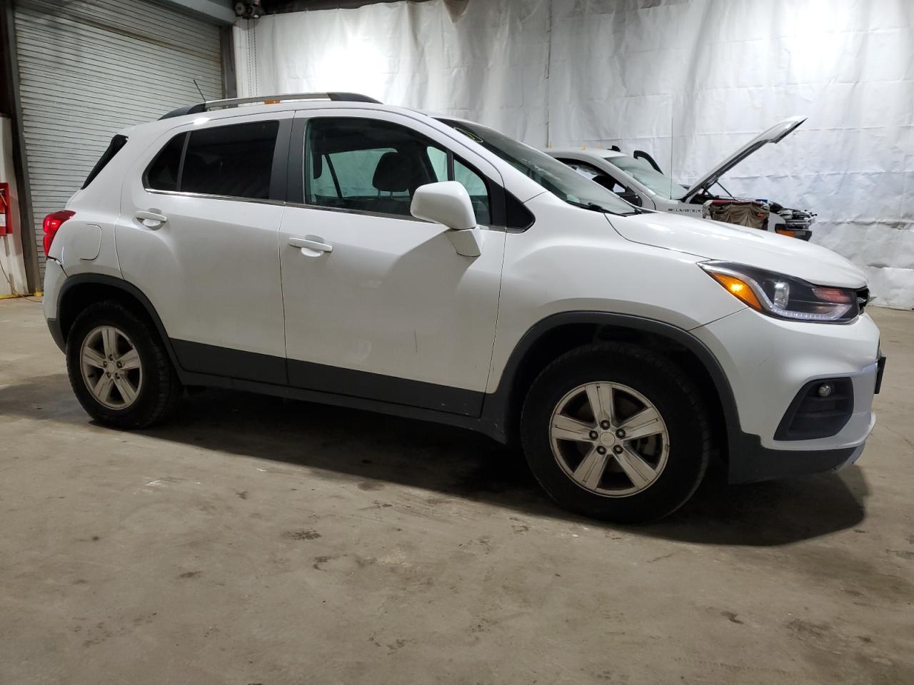 2019 CHEVROLET TRAX 1LT - Фото 4