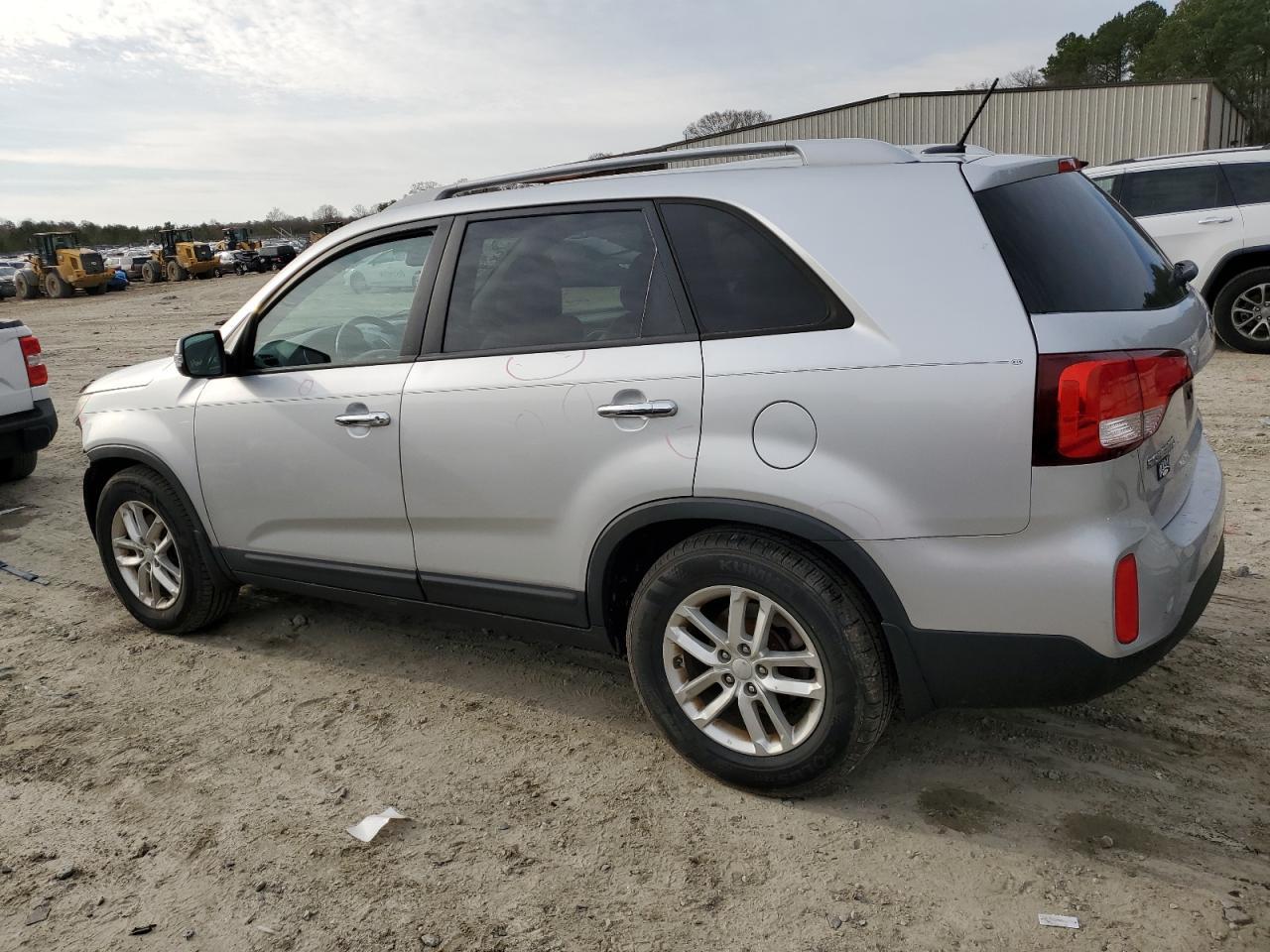 2015 KIA SORENTO LX - Image 2