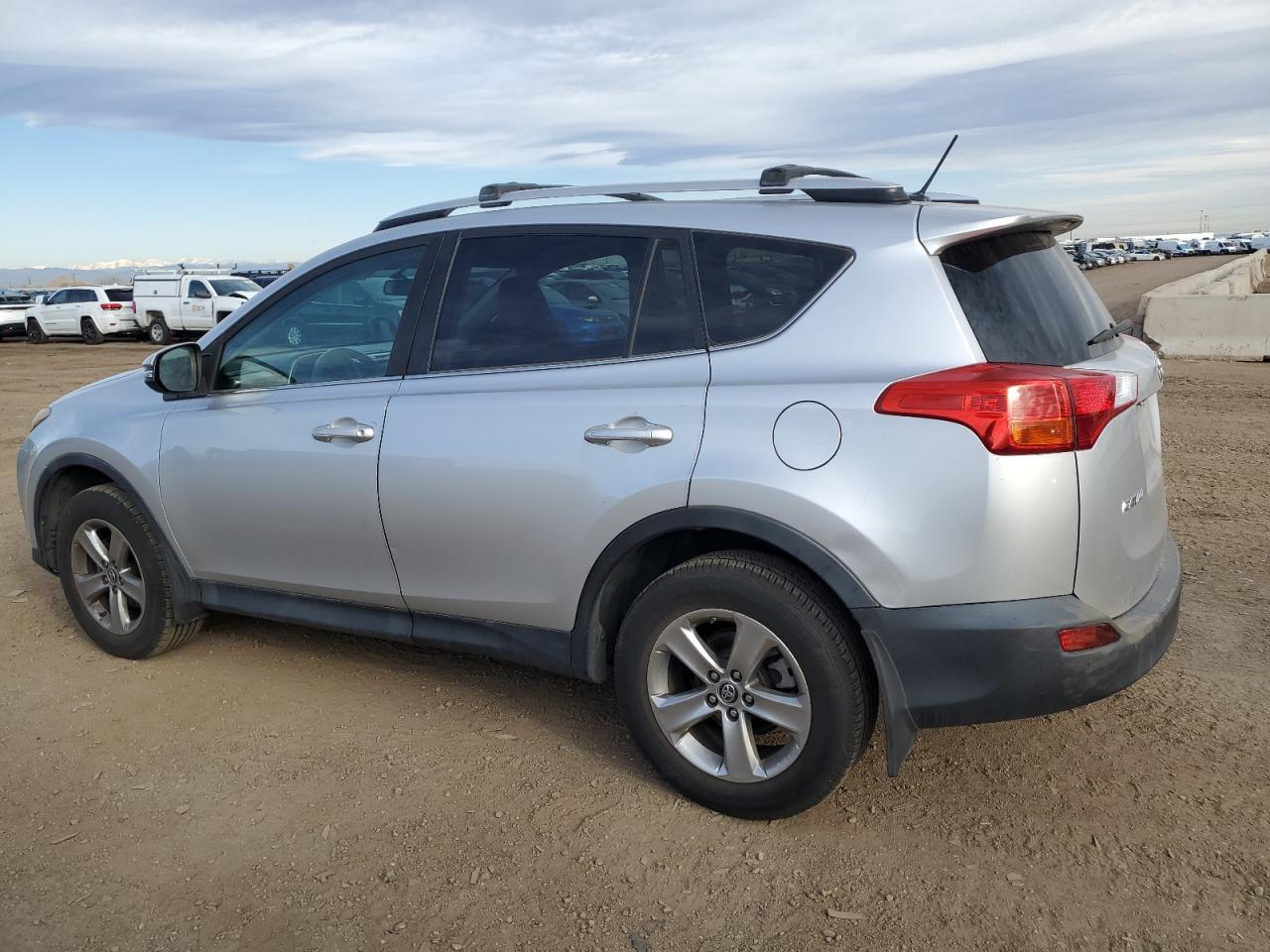 2015 TOYOTA RAV4 XLE - Фото 2