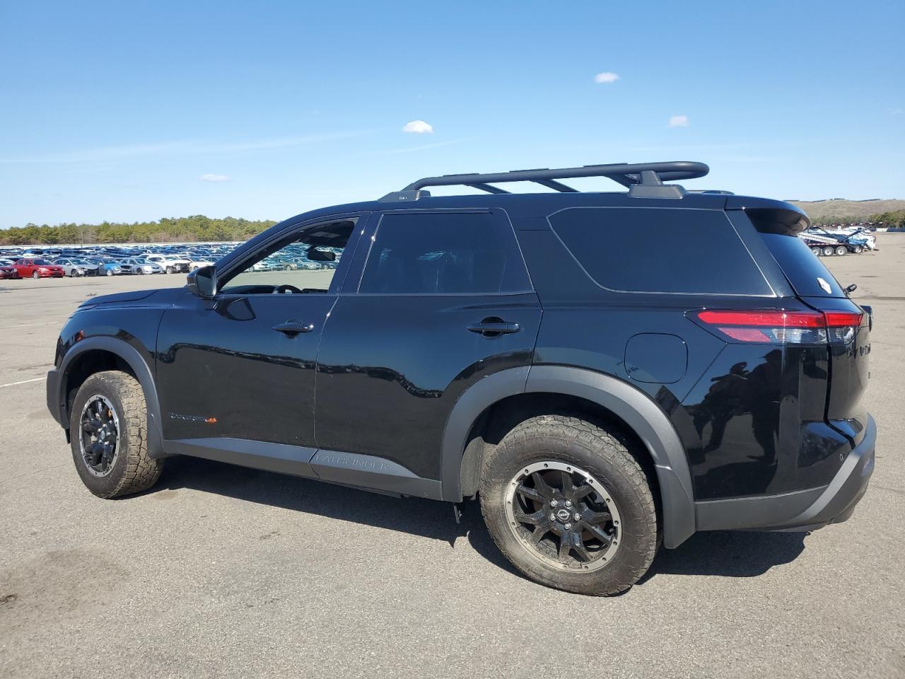2024 NISSAN PATHFINDER - Фото 2
