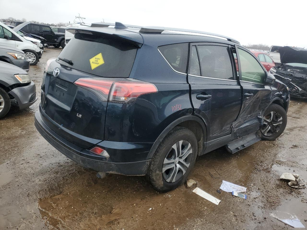 2018 TOYOTA RAV4 LE - Image 3