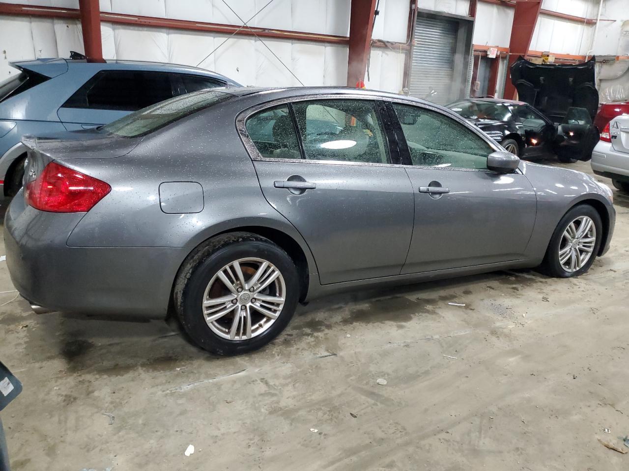 2012 INFINITI G37 - Image 3