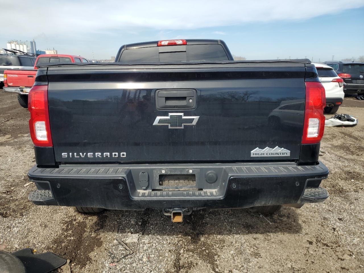 2017 CHEVROLET SILVERADO - Image 6