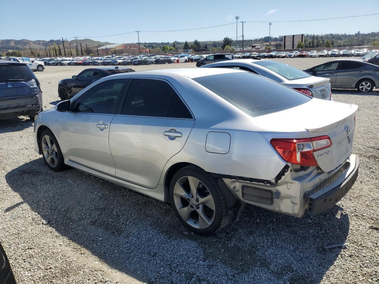 2014 TOYOTA CAMRY L - Фото 2