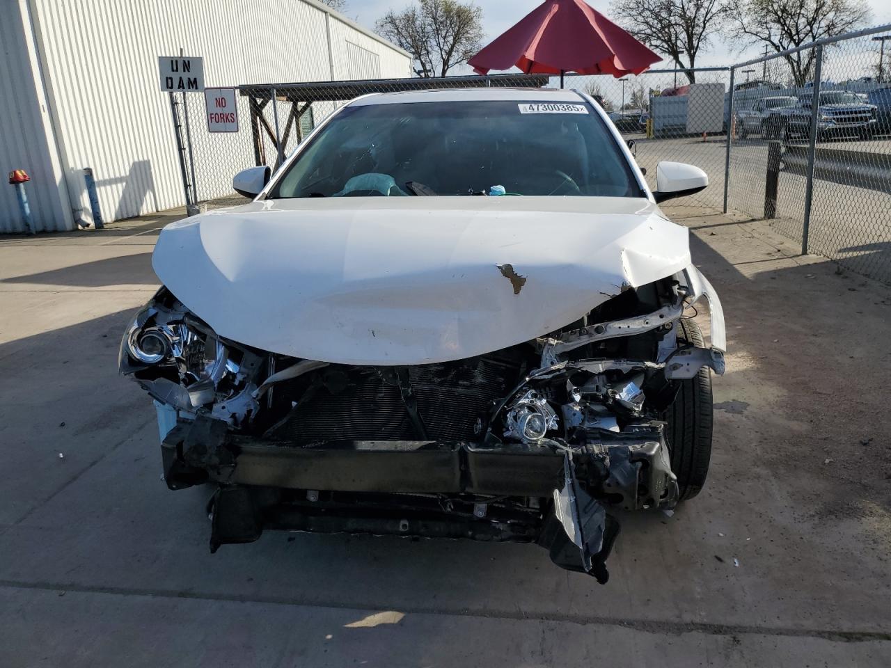 2016 TOYOTA CAMRY LE - Image 5