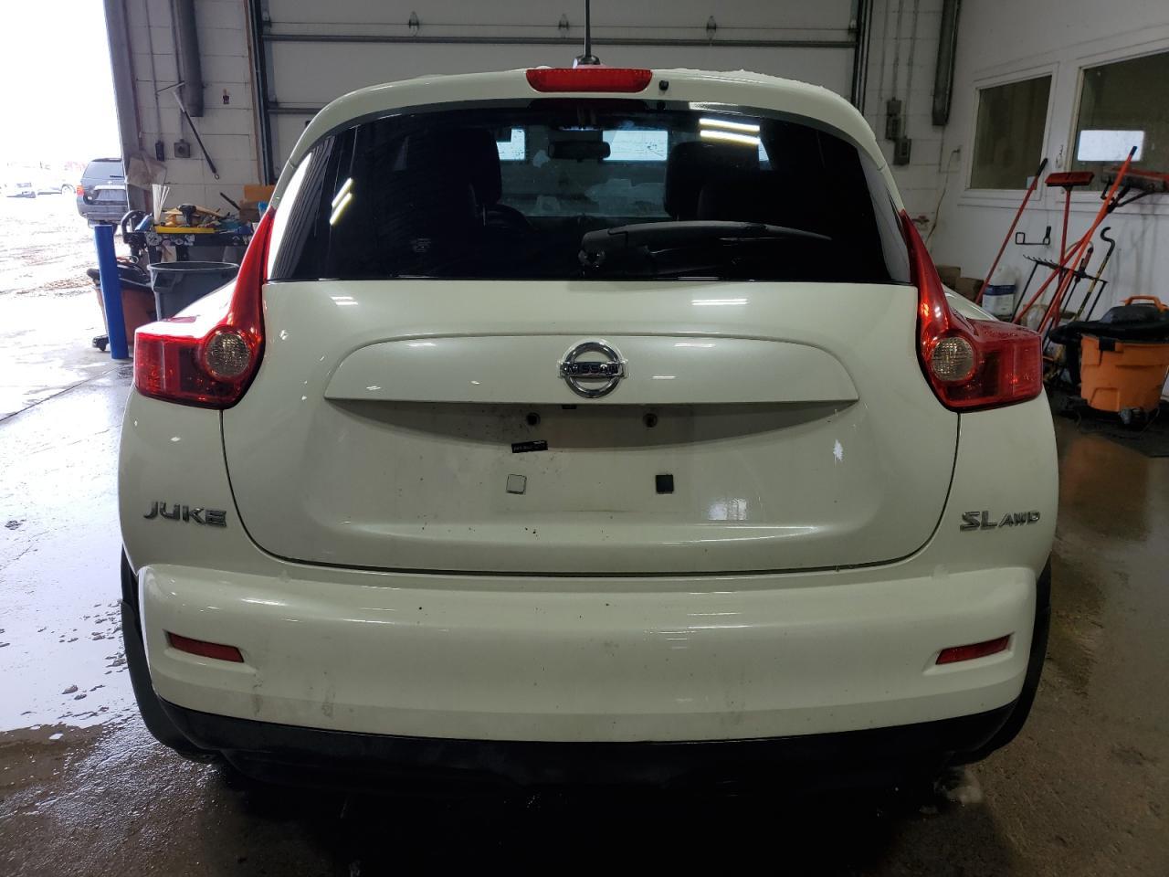 2011 NISSAN JUKE S - Фото 6